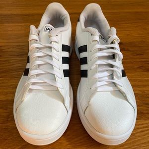Adidas Sneakers